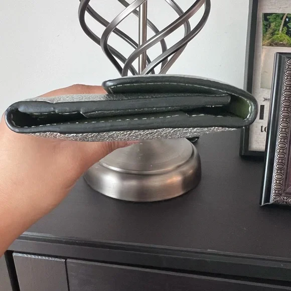 BURBERRY Silver Leather Highbury D-Ring Continental Wallet - Picture 5 of 13